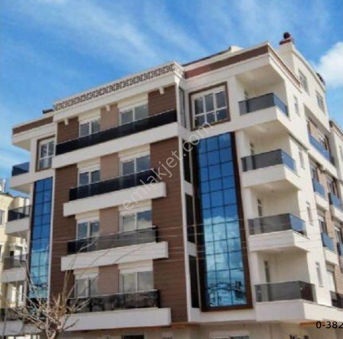 Konyaaltı Limanda Havuzlu 3+1 Dubleks Satılık Daire