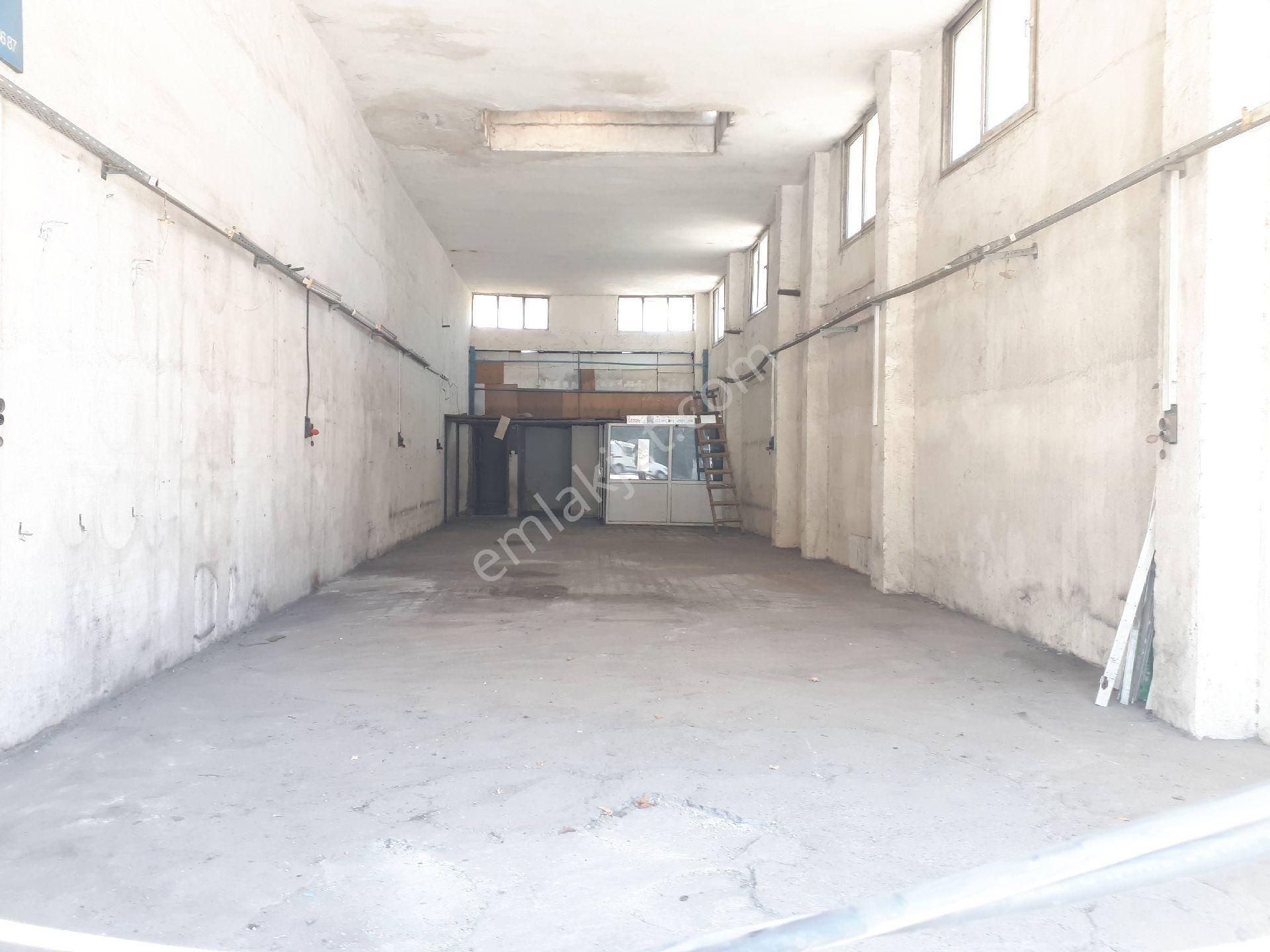 Sarıgazi'de 200 M2 Kiralık İşyeri