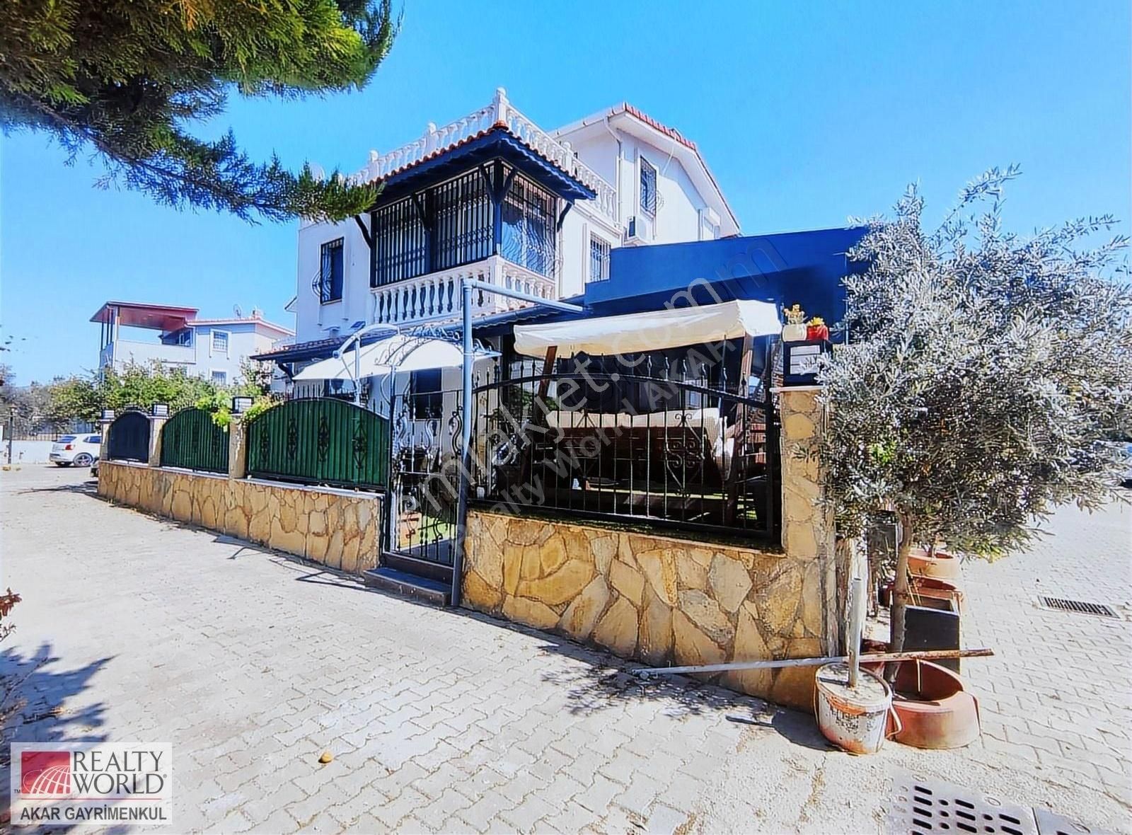 Bengiler'de Denize Adım Mesafe Site İçi 5+1 Triplex Rw Akar'dan