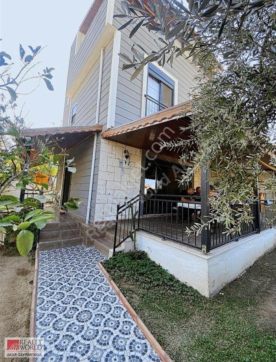 Rw Akar'dan Akarcada Masrafsız 3+1 Denize Yakın Bahçeli Villa
