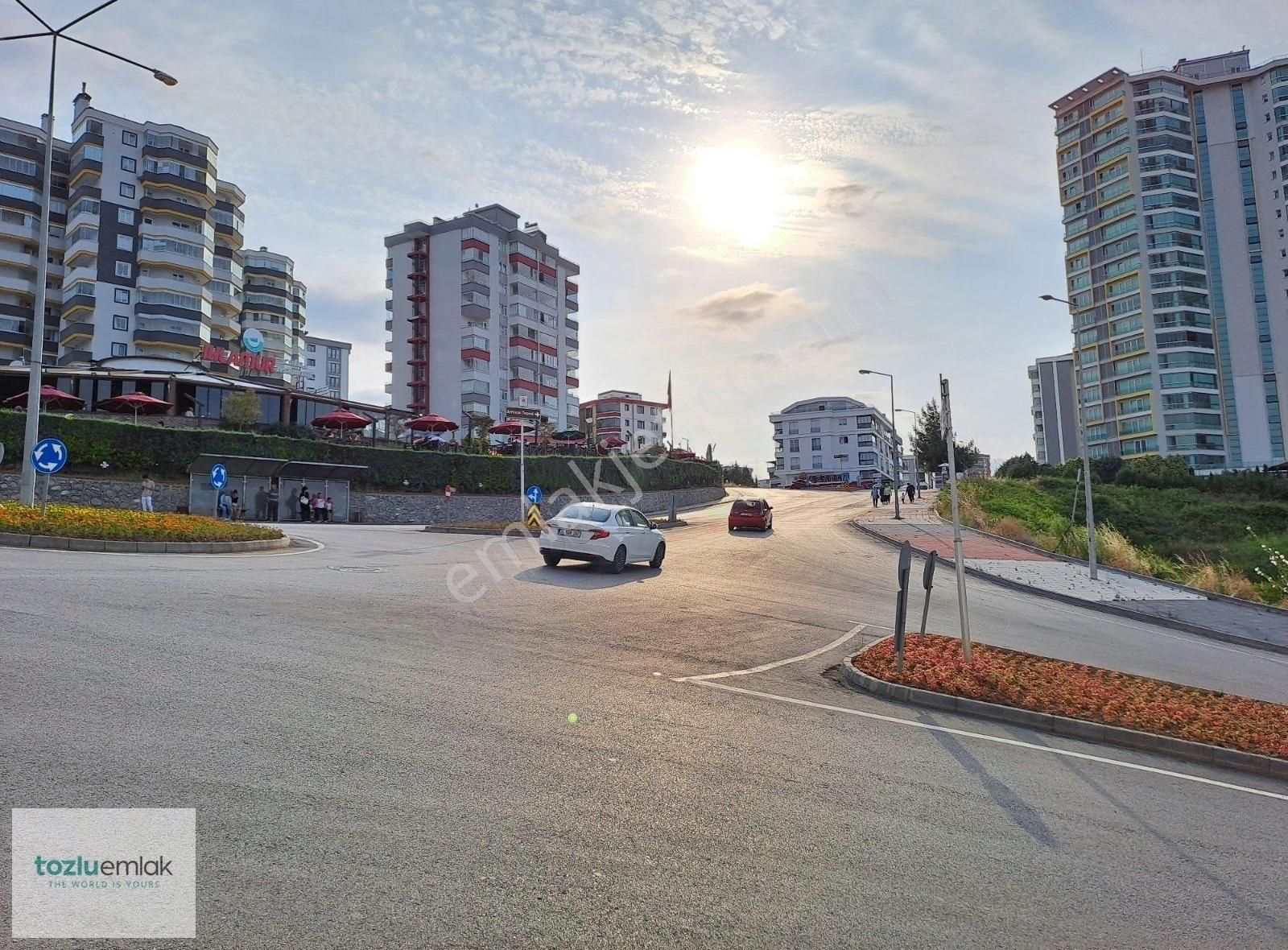 Tozluemlak'tan İşlek Bölgede Geniş Ve Kullanışlı Kiralık Dükkan
