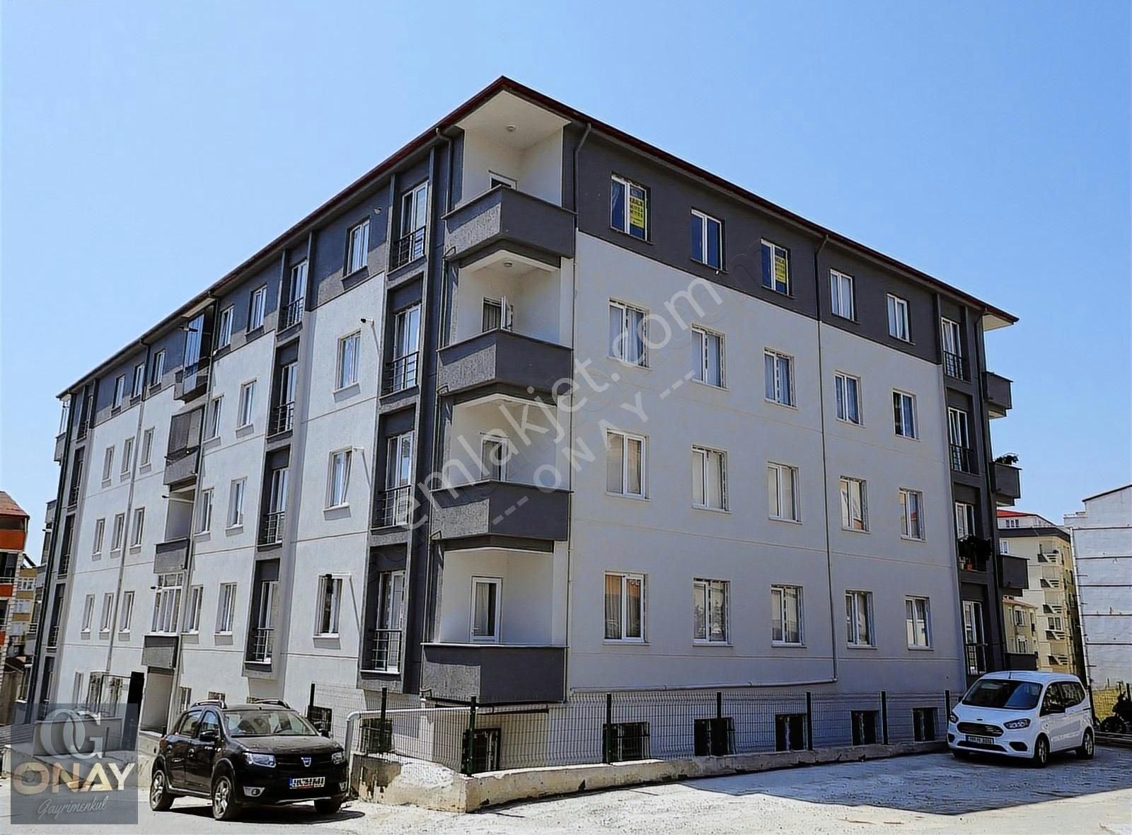 Kapaklı Mevlana Mah.okullar Bölgesinde 2+1 Satılık Daire