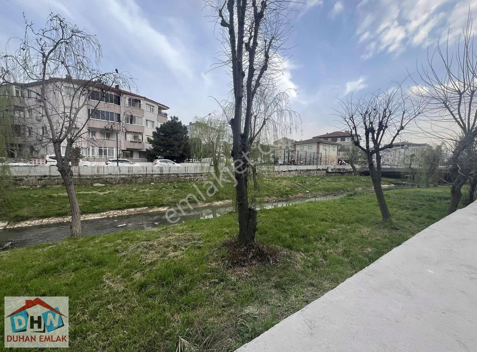 Duhan Emlak'tan Bahçelievler Dere Kenarı Eşyalı 2+1 Yüksek Giriş