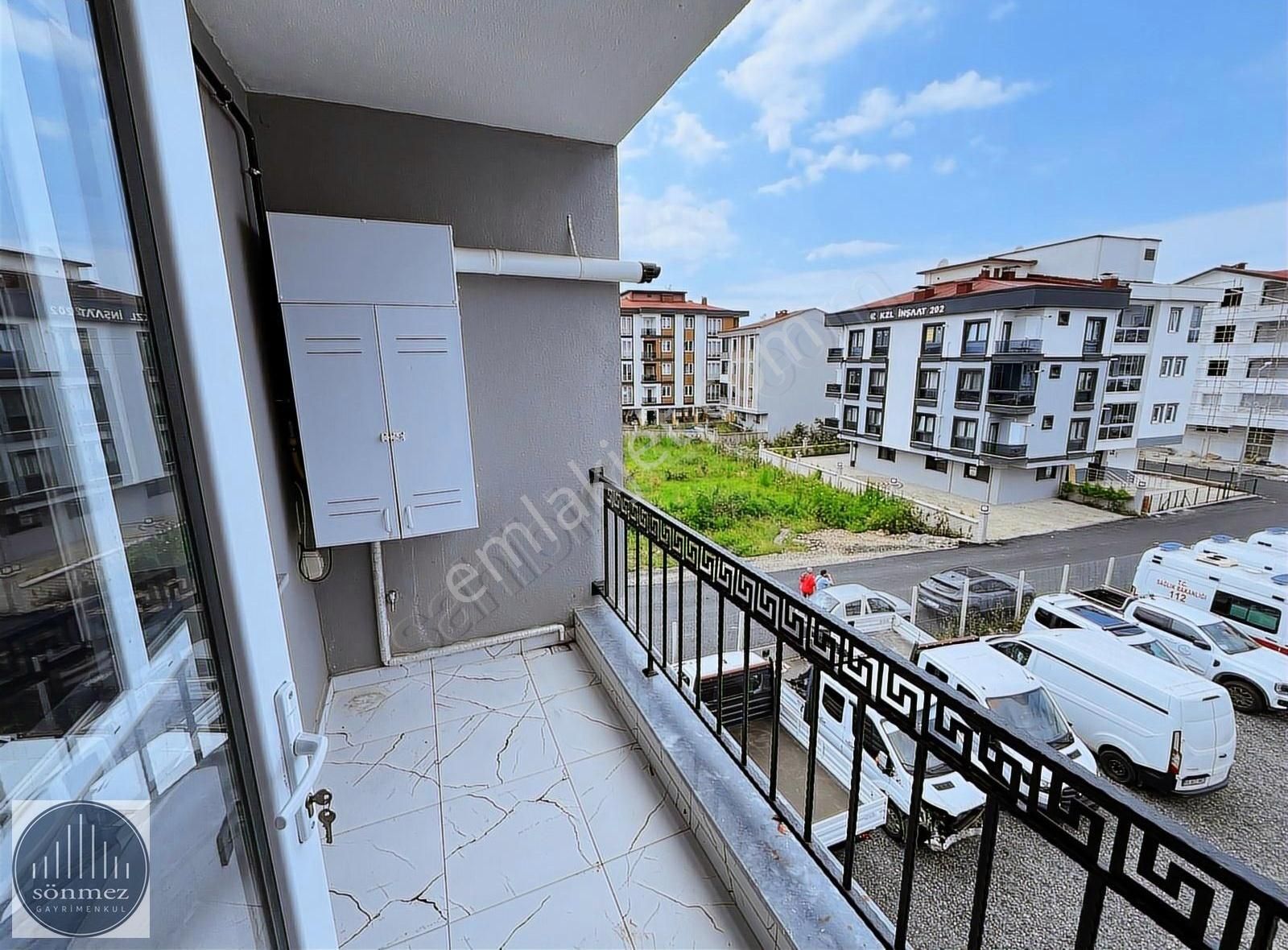 Sönmez'den Cumhuriyet Mah.1+1 60m² Kiralık Uygun Daire