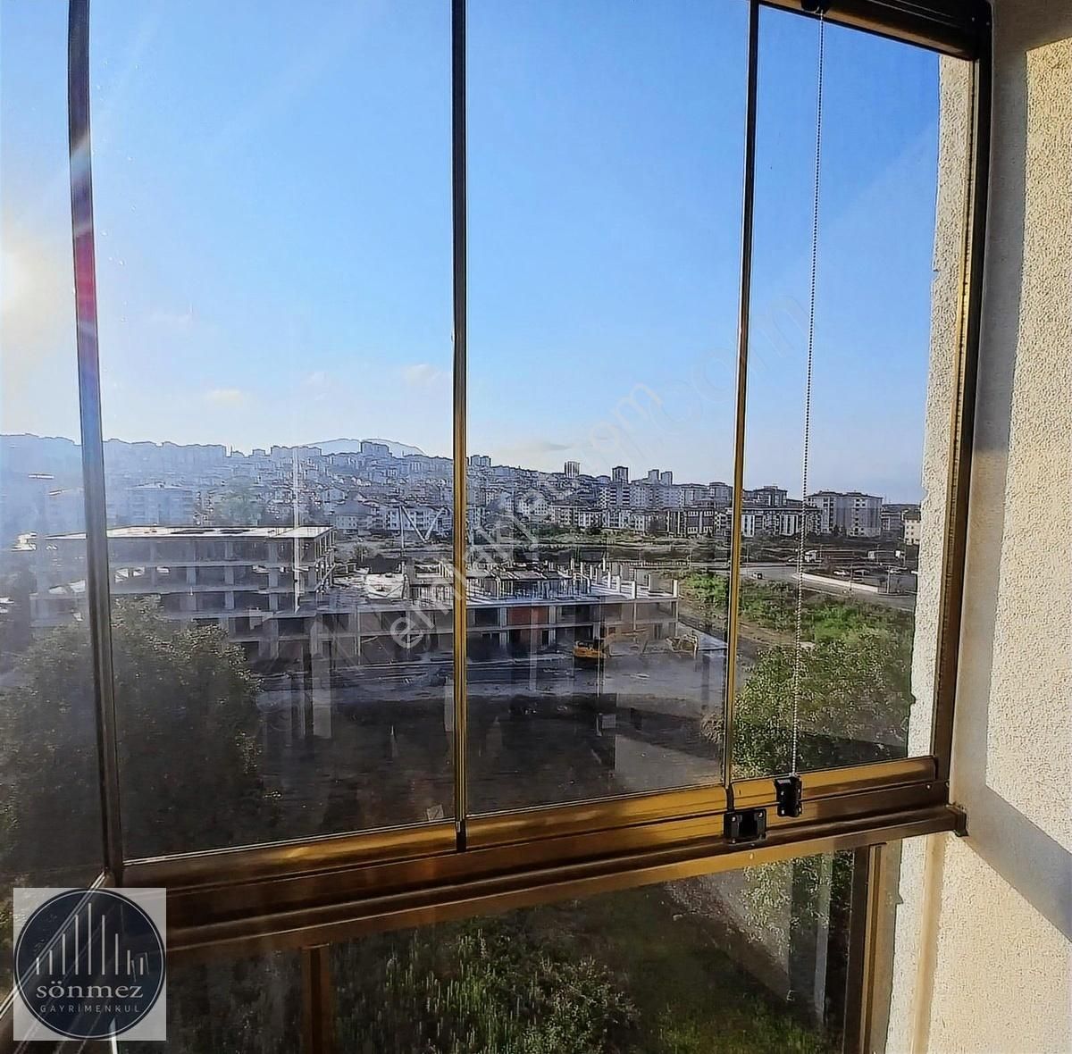 Sönmez'den Karşıyaka Mah. Gardenpark'ta 4+1 180 M² Kiralık Daire