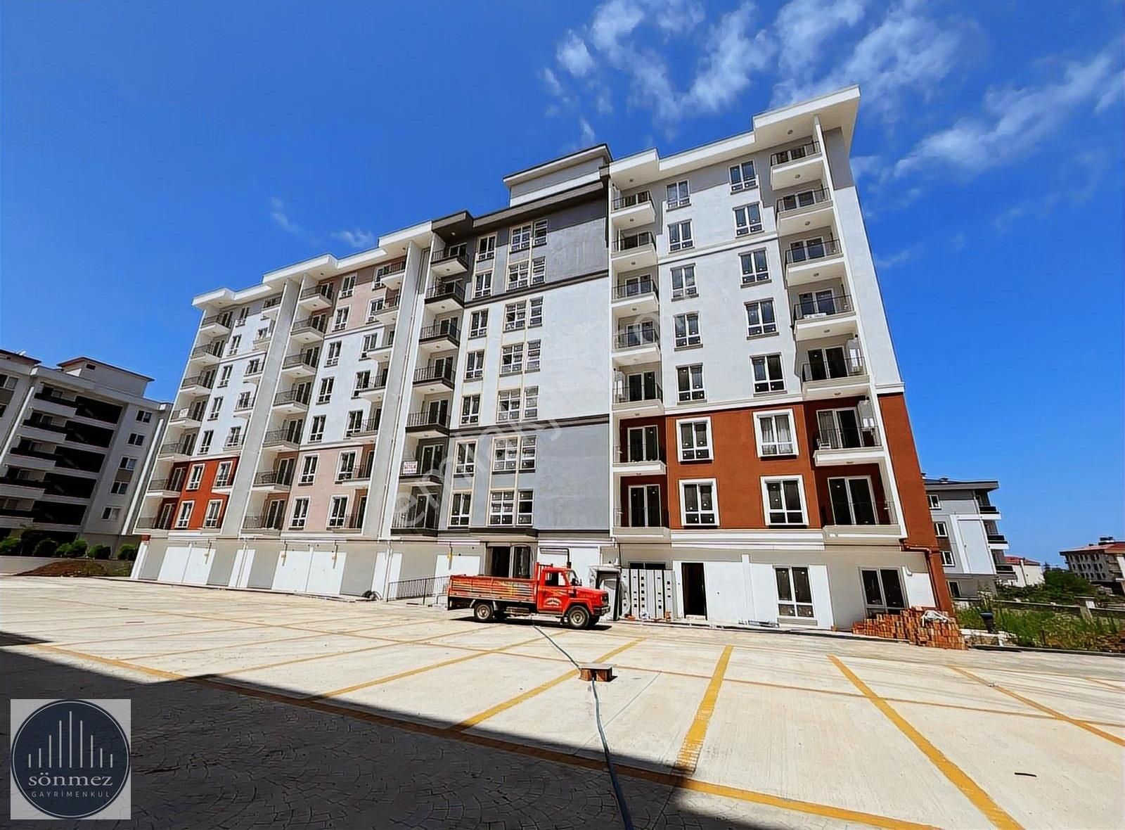 Sönmez'den Şehir Hastanesine Komşu 1+1 Kiralık Daire