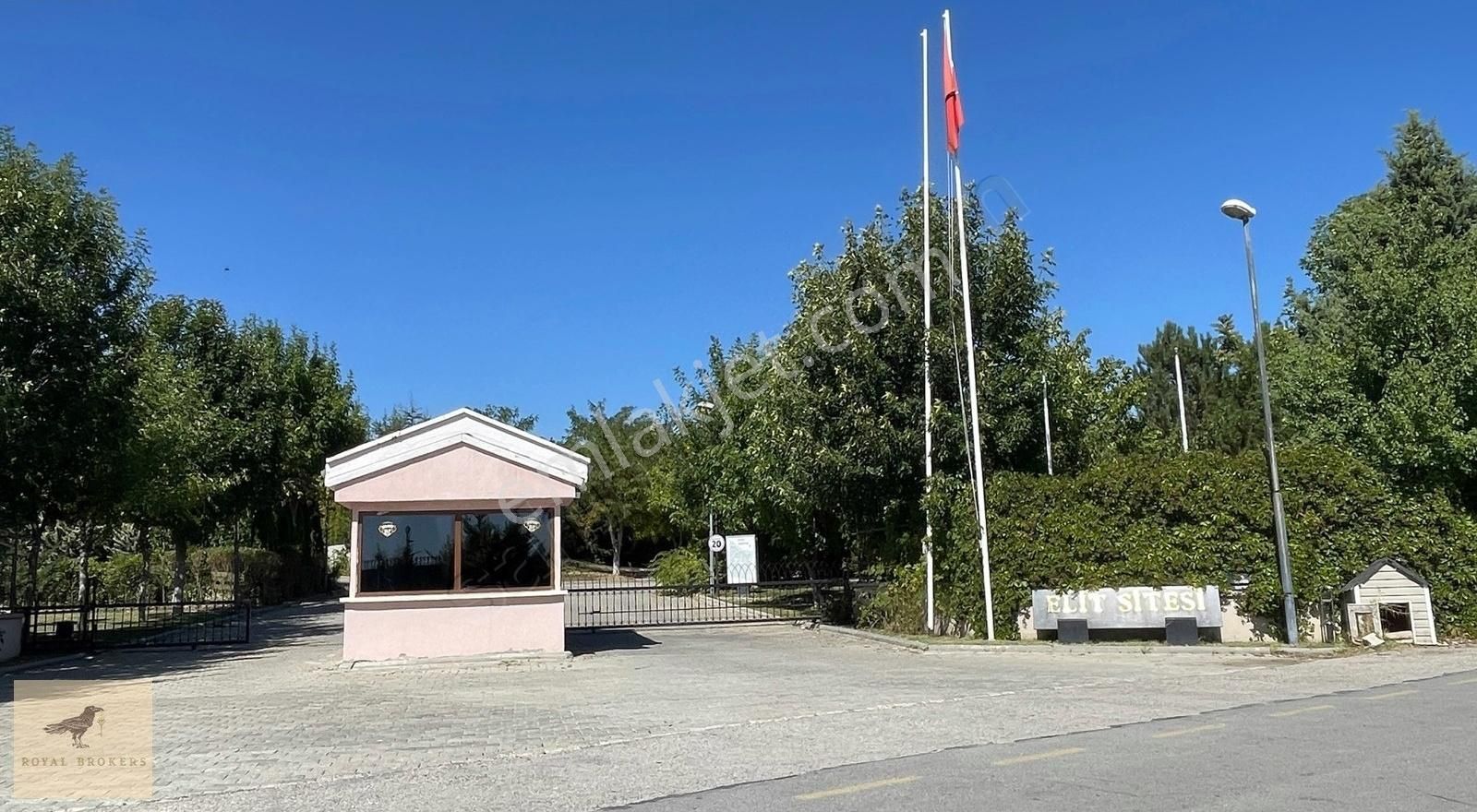 Satılık, Gölbaşı, Ballıkpınar, Elit Sitesi, 7/24 Güvenli, 1500m2