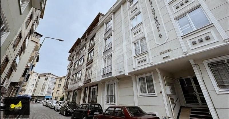 Patu Emlak'tan Satılık 1+1 Bahçe Katı Daire