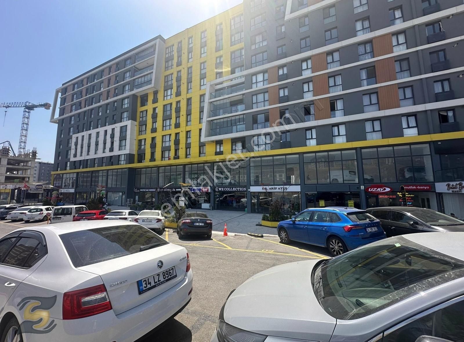 E-5 Kenarı Tavşantepe Metro Istasyonu Yakını Kiralık Dükkan