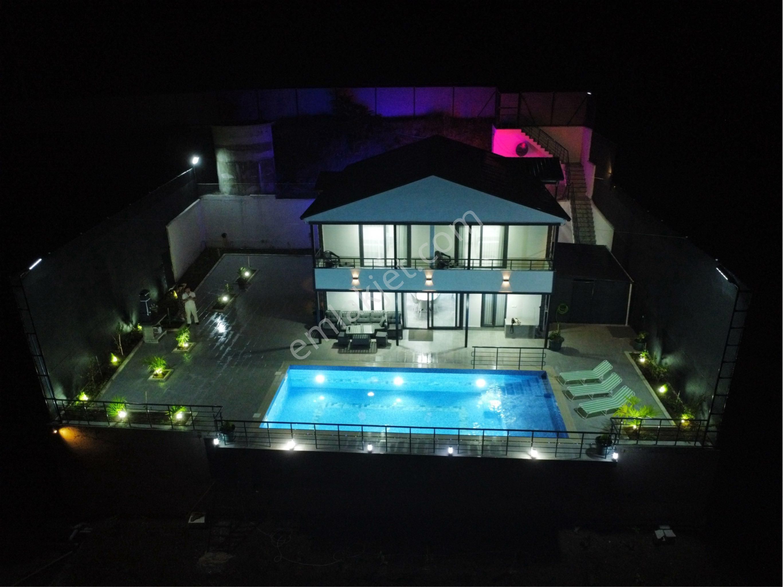 Trabzonda Havuzlu Villa - Görsel 26