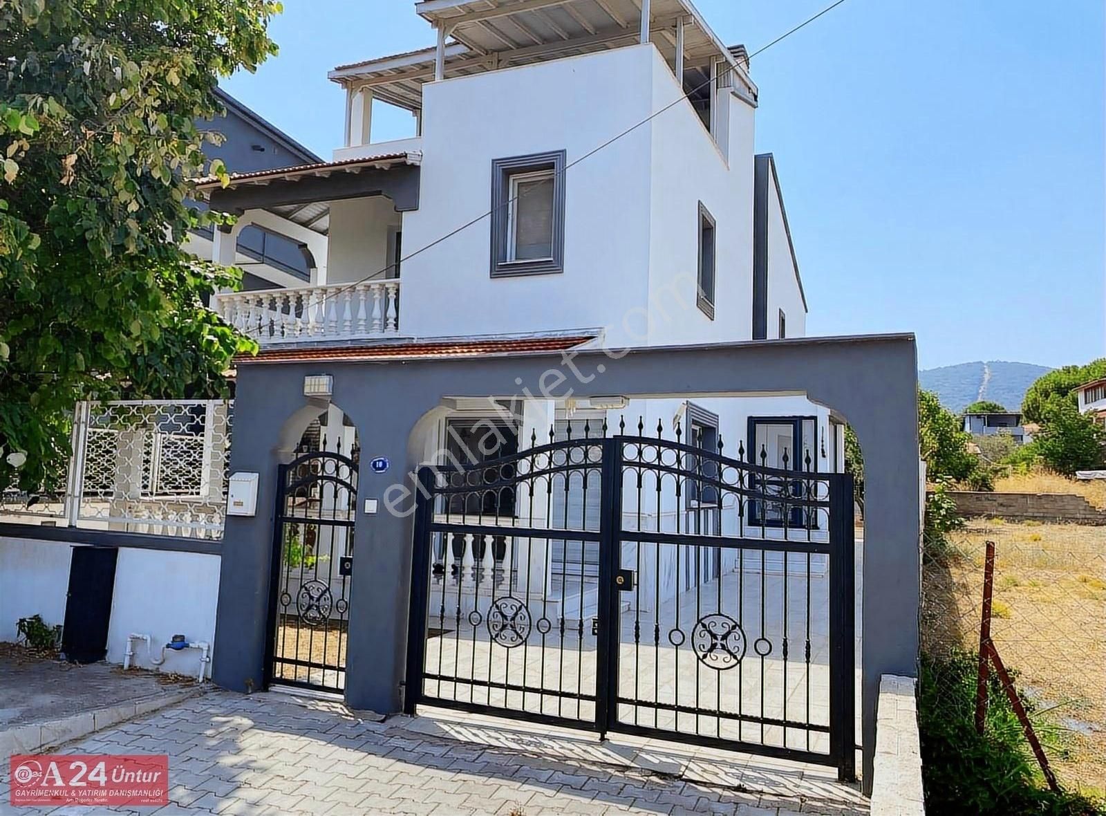 Çeşmealtı Güvendikte Denize Yakın Konumda Villa - Görsel 16