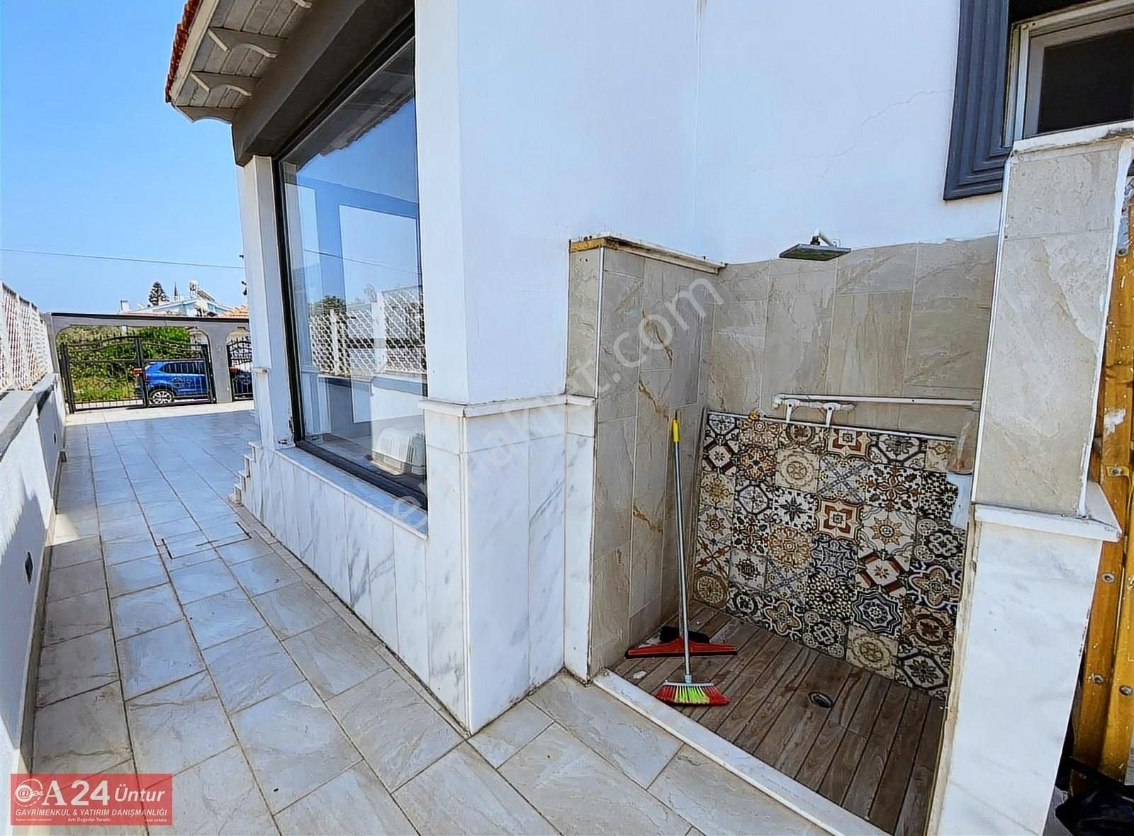 Çeşmealtı Güvendikte Denize Yakın Konumda Villa - Görsel 19