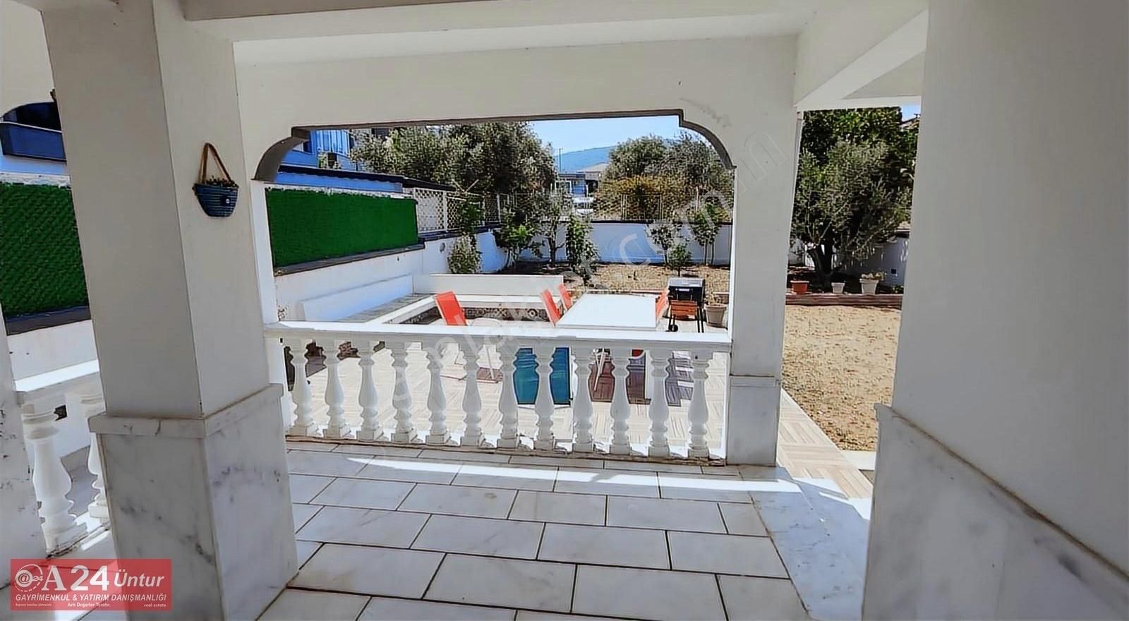 Çeşmealtı Güvendikte Denize Yakın Konumda Villa - Görsel 6