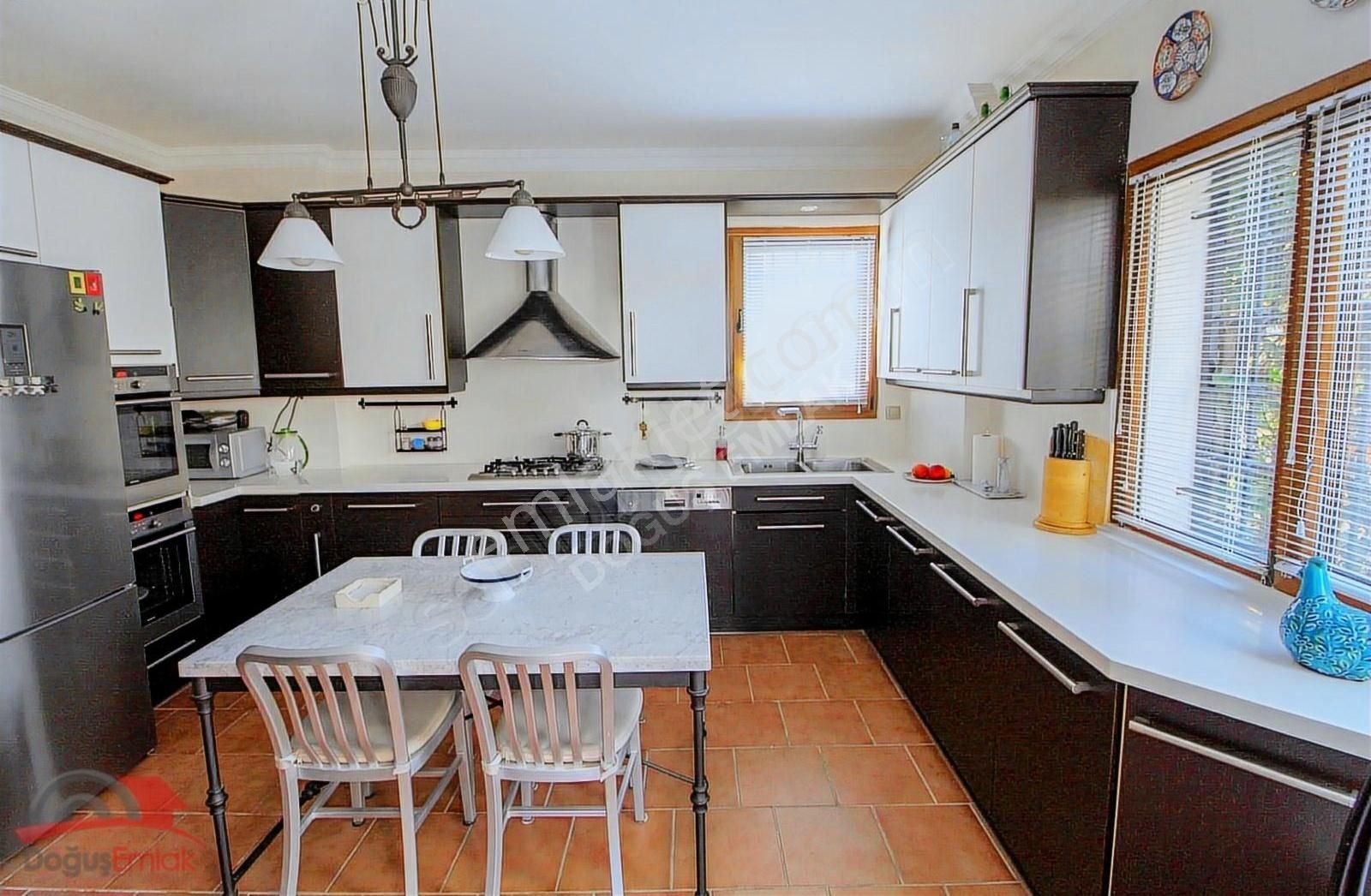 Doğuş Emlak'tan Tam Müstakil Denize 200 Metre Havuzlu 5+1 Villa - Görsel 5