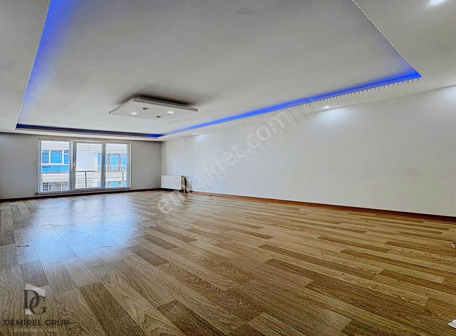 Mehmet Akif Ersoy Mahallesi Metrobüs Yakın 3+1 145m2 Büyük Daire