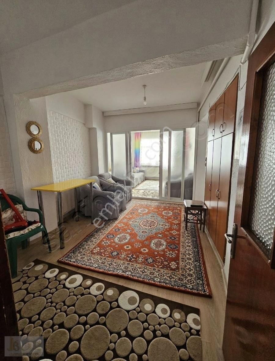 Sakarya Mah- Kavaklık Cad- Kiralık 1+1 - Daire