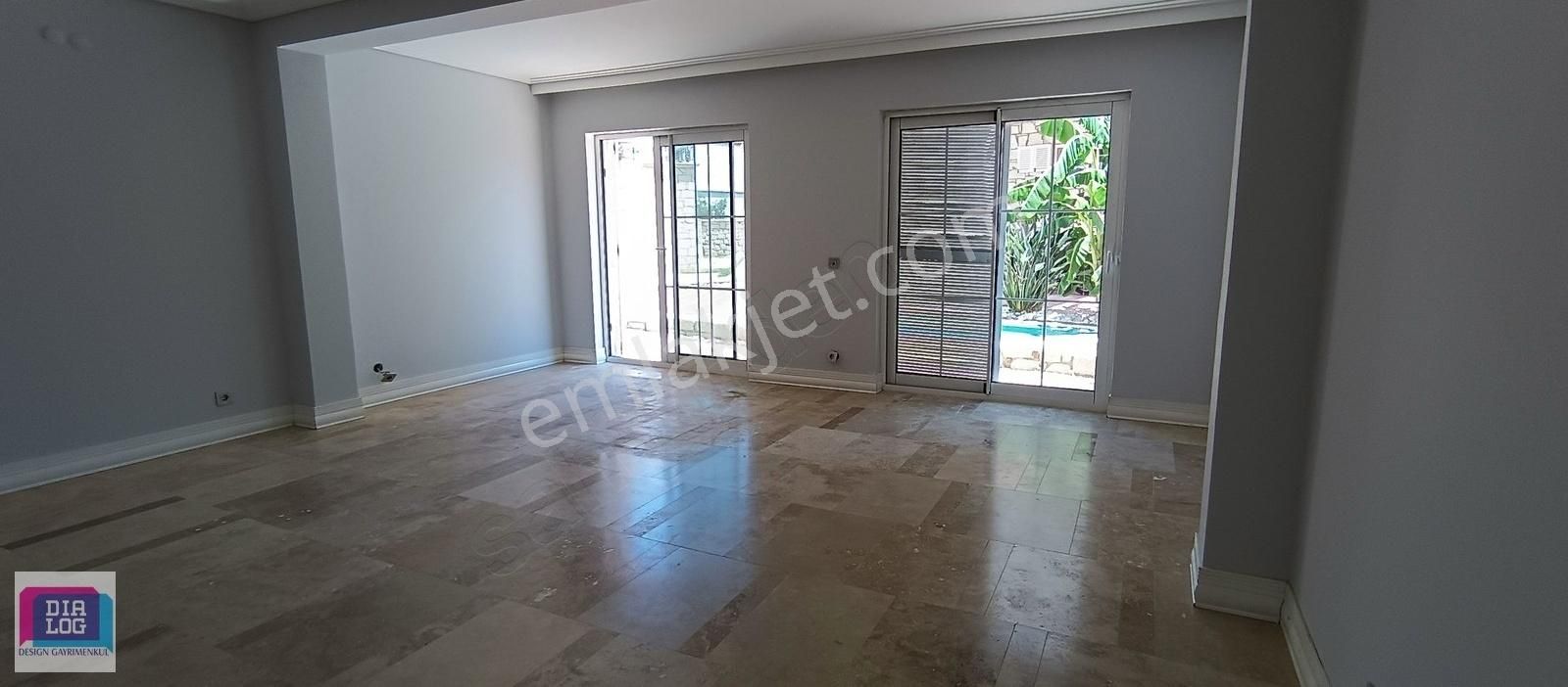 Urla İskele'de Site İçerisinde Lüks Villa - Görsel 18