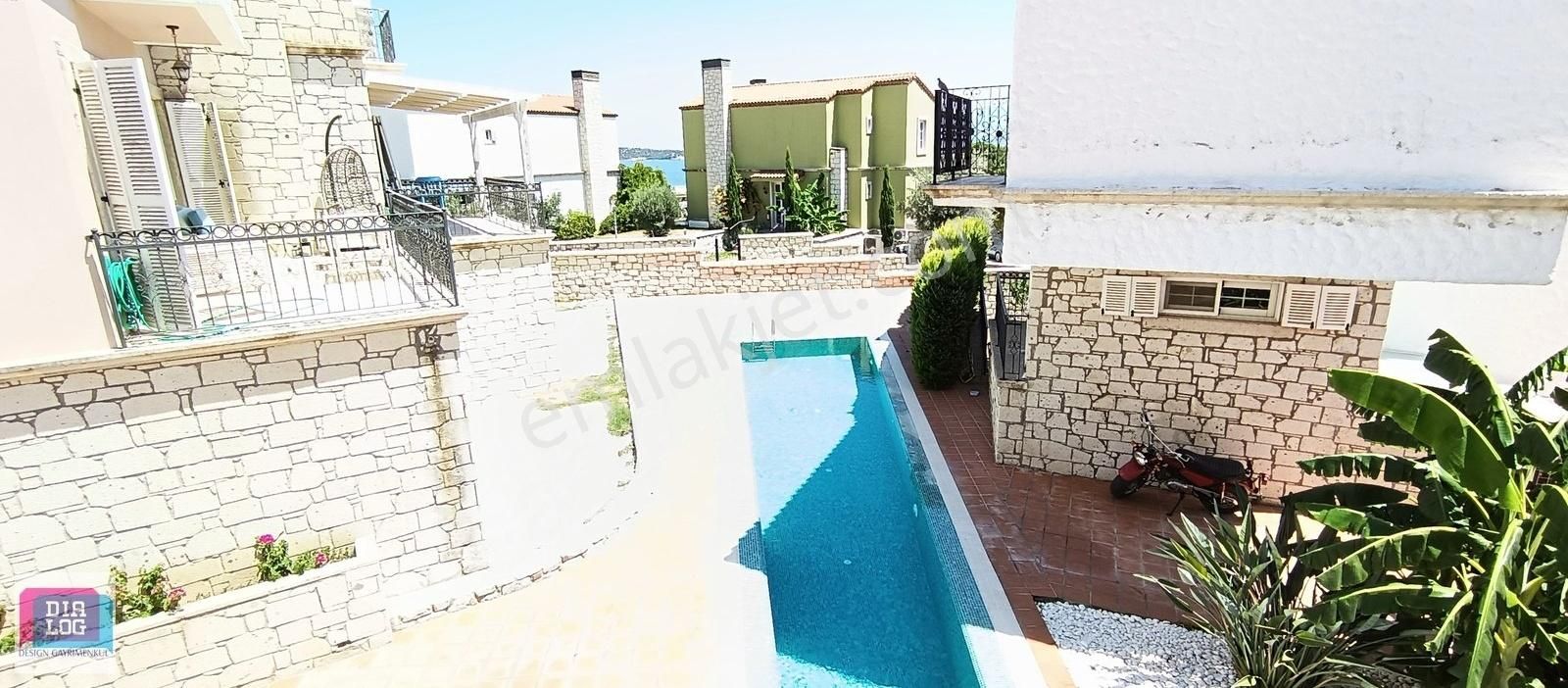 Urla İskele'de Site İçerisinde Lüks Villa - Görsel 17