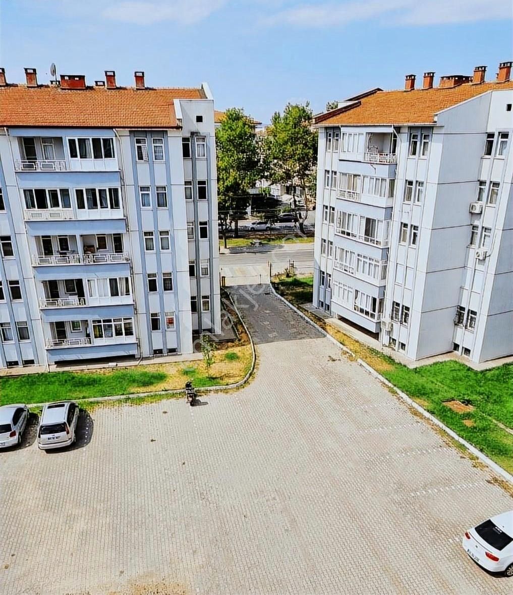 Edirne 1.murat Mah. Polis Kantini Karşısında Satılık 3+1 Daire