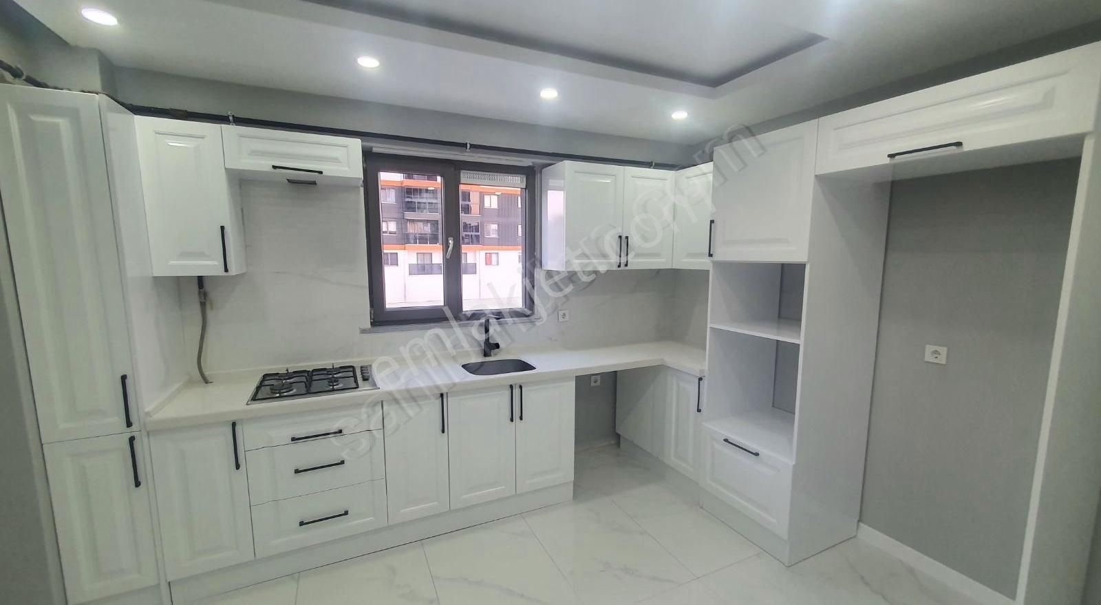 Edirne'de Havuzlu Ve Halı Sahalı Satılık 3+1 Daire