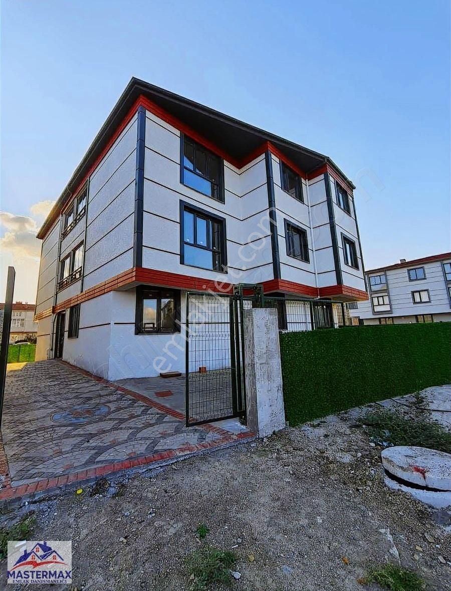 Havuzlarda Güzel Konumda Arakat İskanlı 2+1 92 M2 Daire - Görsel 13