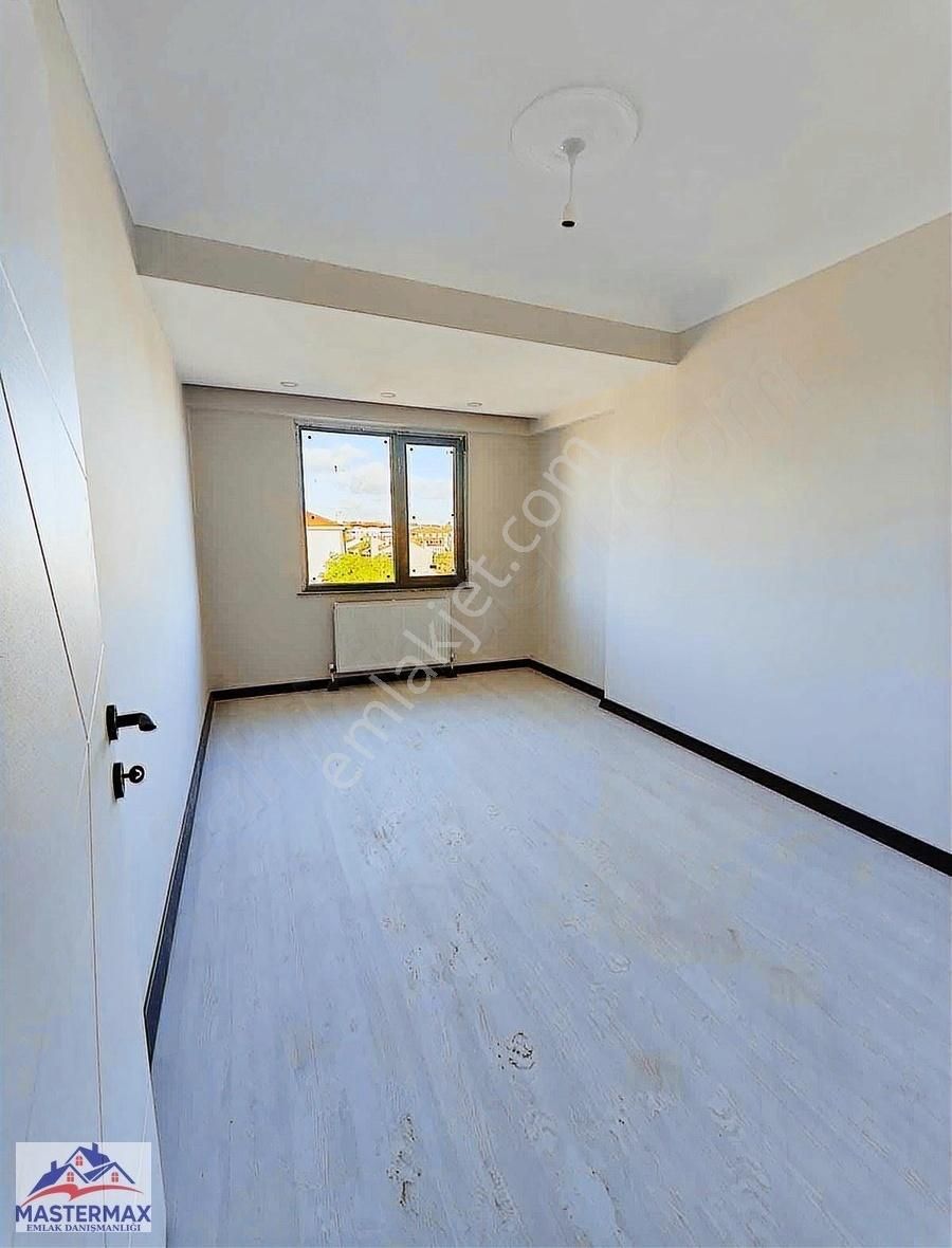 Havuzlarda Güzel Konumda Arakat İskanlı 2+1 92 M2 Daire - Görsel 11