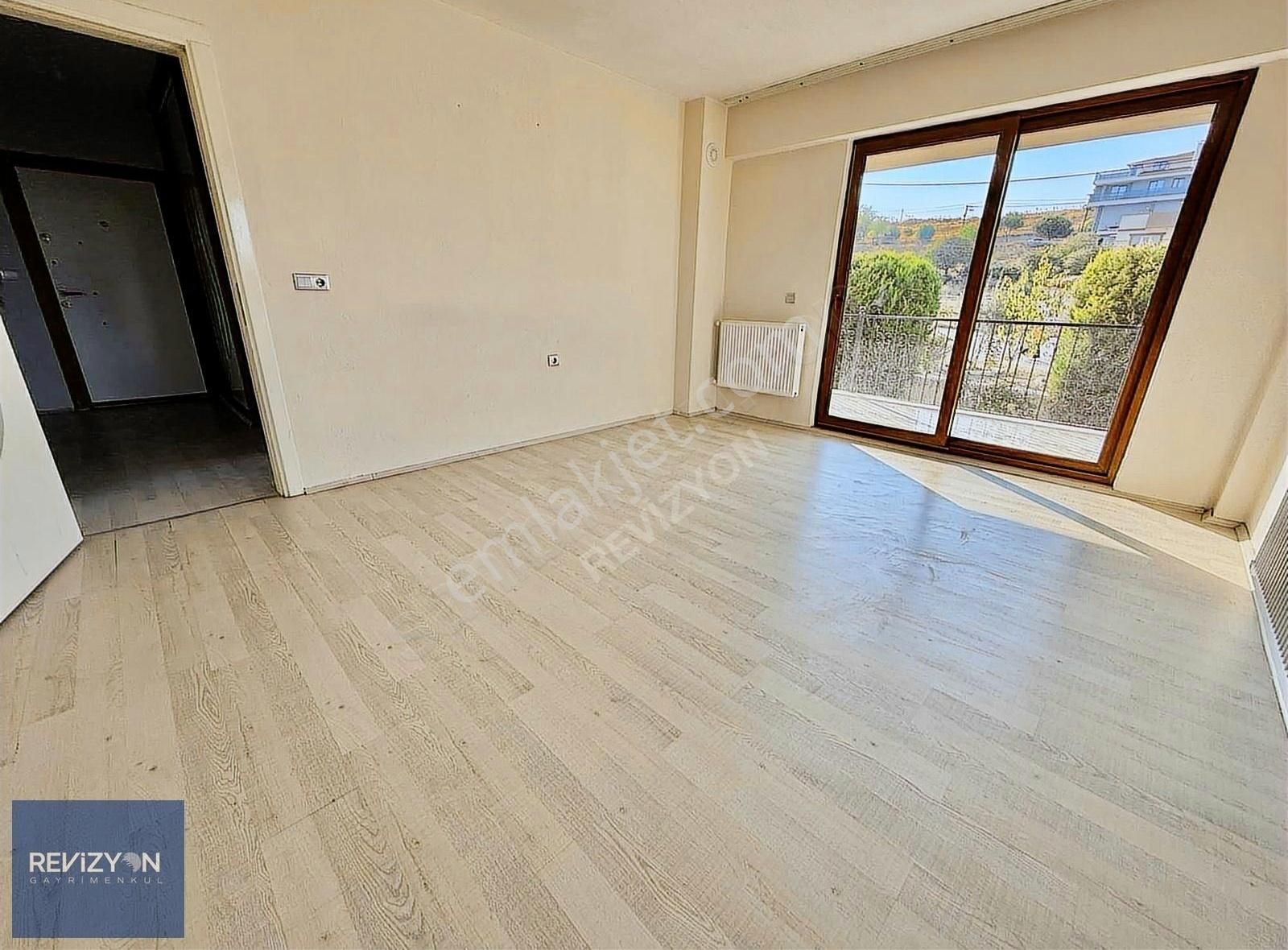 Gümüşçay'da Hükümet Konağı Altında 2+1 Kiralık Daire
