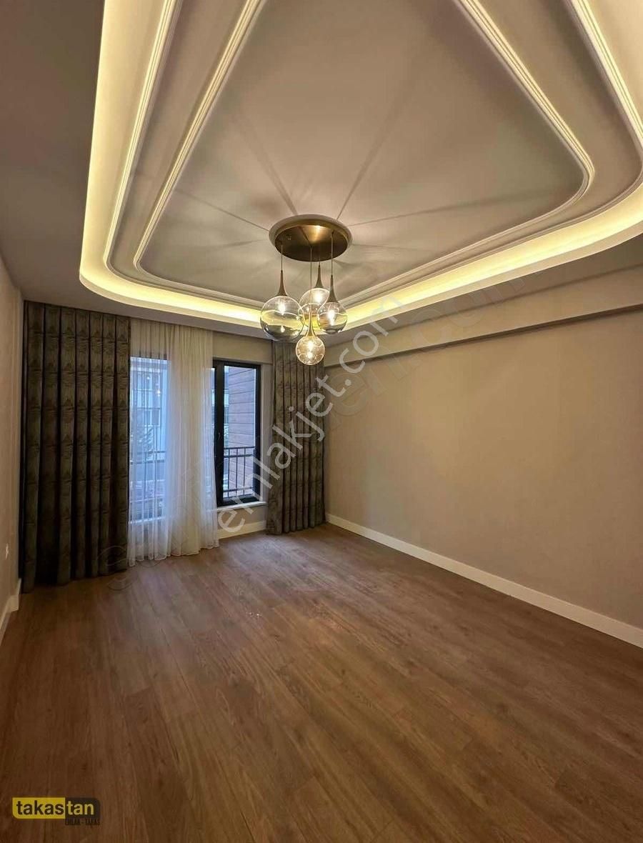 Takas Emlaktan Fıstıklık Merkez De Satılık 3+1 Daire