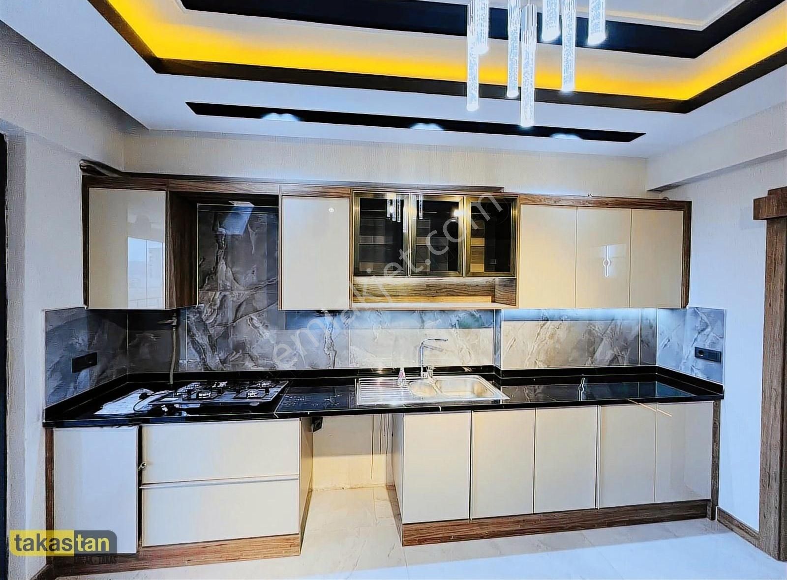 Göktürk 'de Geniş Ödeme Seçenekli Ultra Geniş Lux 2+1 Daireler
