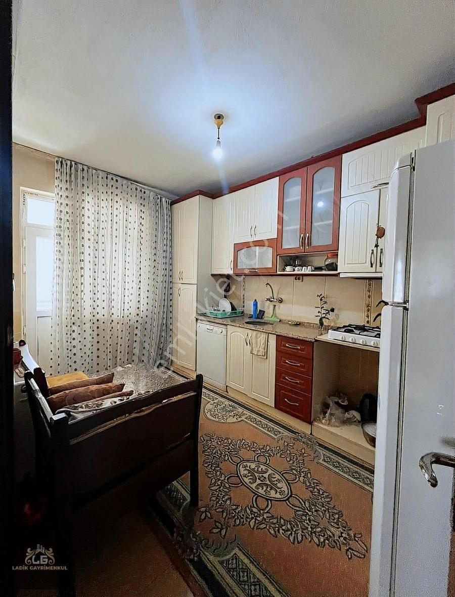 İstanbul Yolu Üzeri Grand Otel Karşısı Kombili 3+1satılık Daire