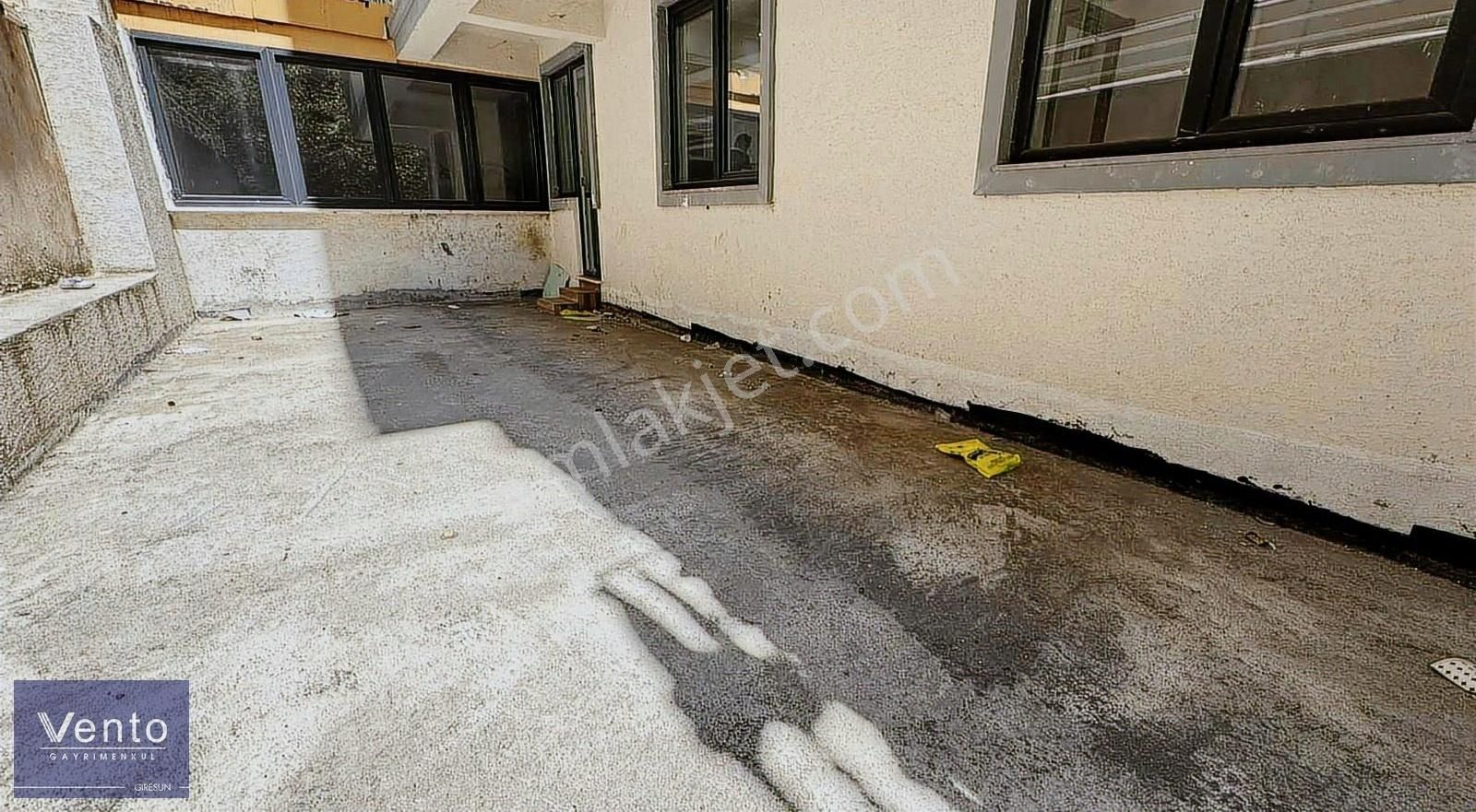 Vento'dan Geniş Bahçe Kullanımlı K.otoparklı Genç Bina 1+1 Daire