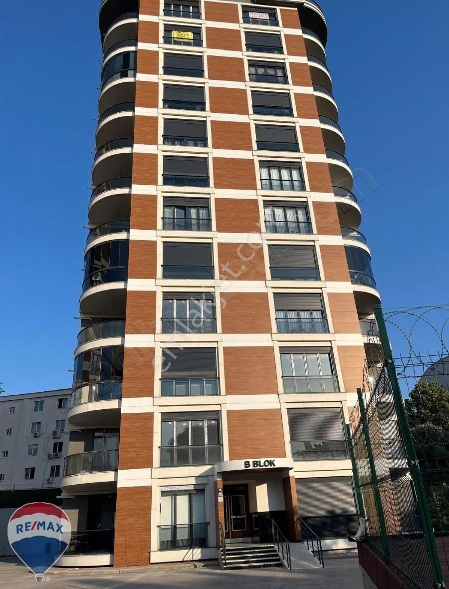 Remax Sahile Yakın Süper Lokasyon 3,5+1 1 Yıllık Satılık Daire