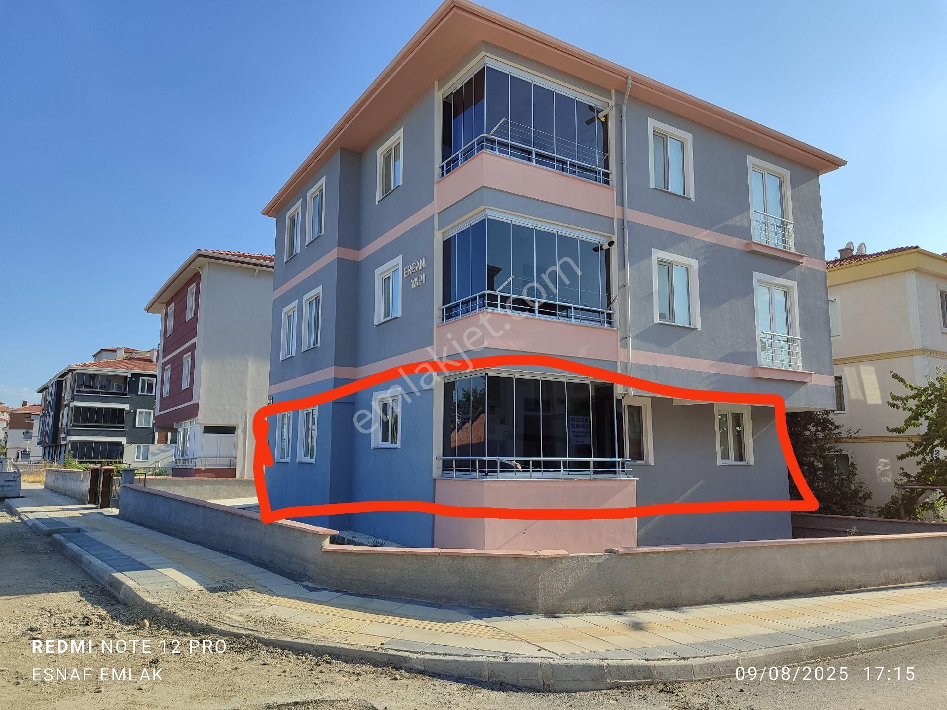 Esnaf Emlak'tan/gülabibey Mah/kapaklı Sokak'ta/3+1/satılık Daire