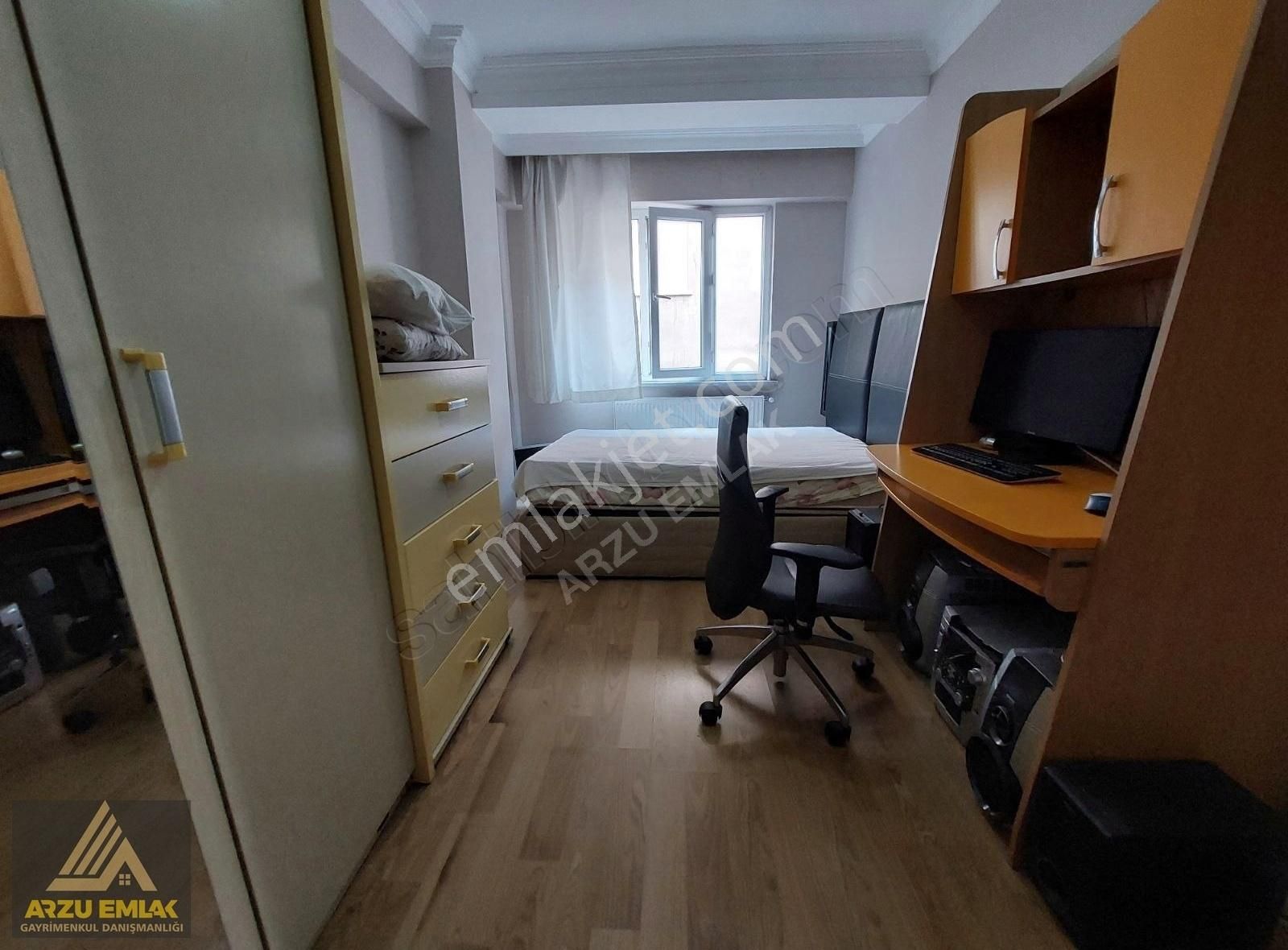 Arzu Emlaktan Zübeydehanım Mah.satılık 2+1 1.kat Daire