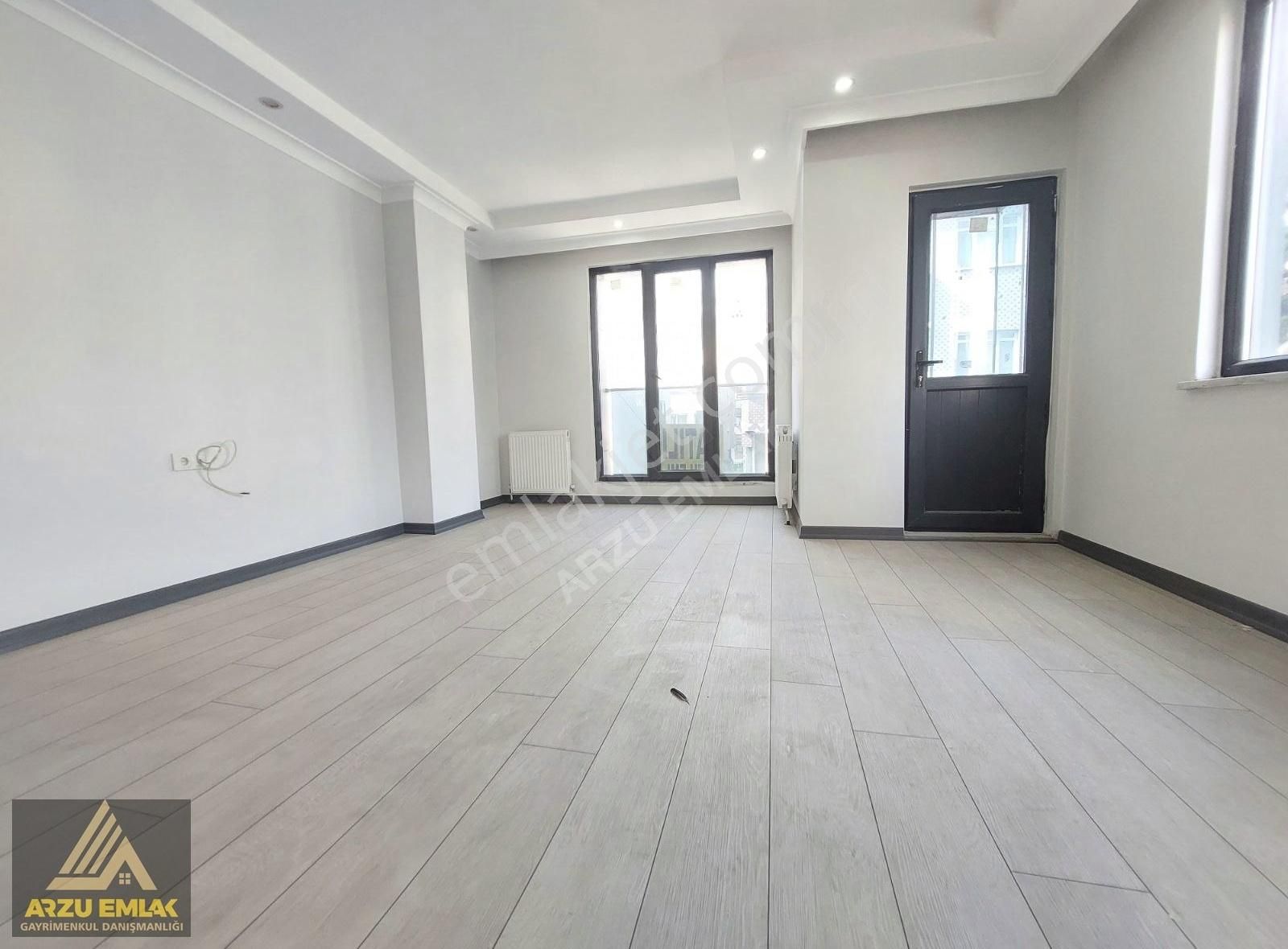 Arzu Emlaktan Gazi Mah Satılık 2.kat Asansörlü 4yaşında 2+1daire