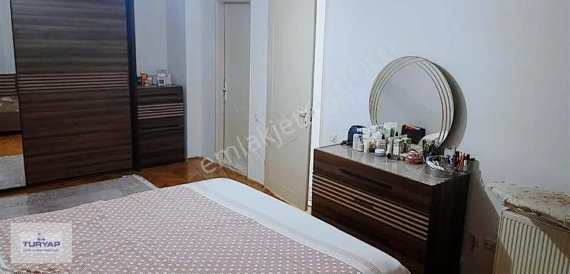 Turyap'tan Bornova Evka 3'te 4+1 Satılık Daire - Görsel 2