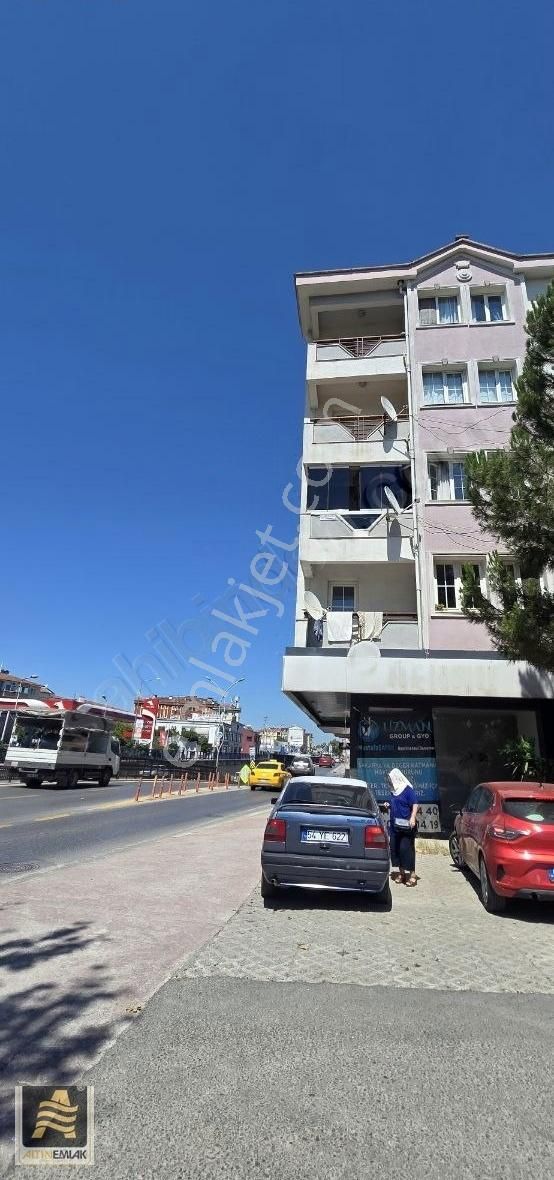 Adnan Menderes Cadde Üzeri Kiralık 4+1 Daire