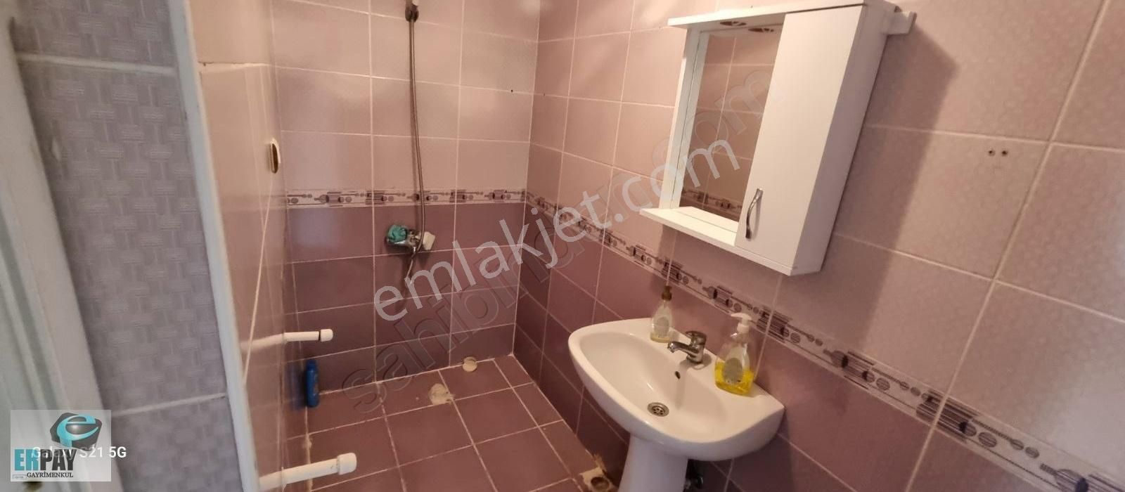 Erpay Gayrimenkul'den Zübeyde Hanım Mh.ara Kat 85m2 Acil Satılık - Görsel 13