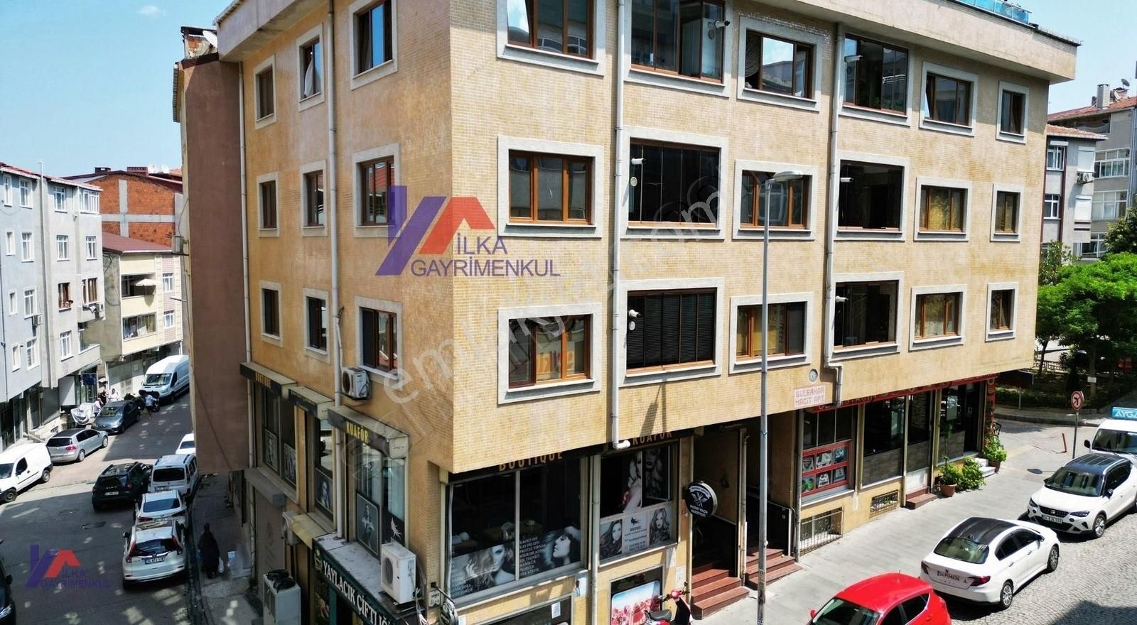 İlkadan Talatpaşa 3+1 Geniş Kiralık Daire Yokuşsuz Metrobüse 2dk