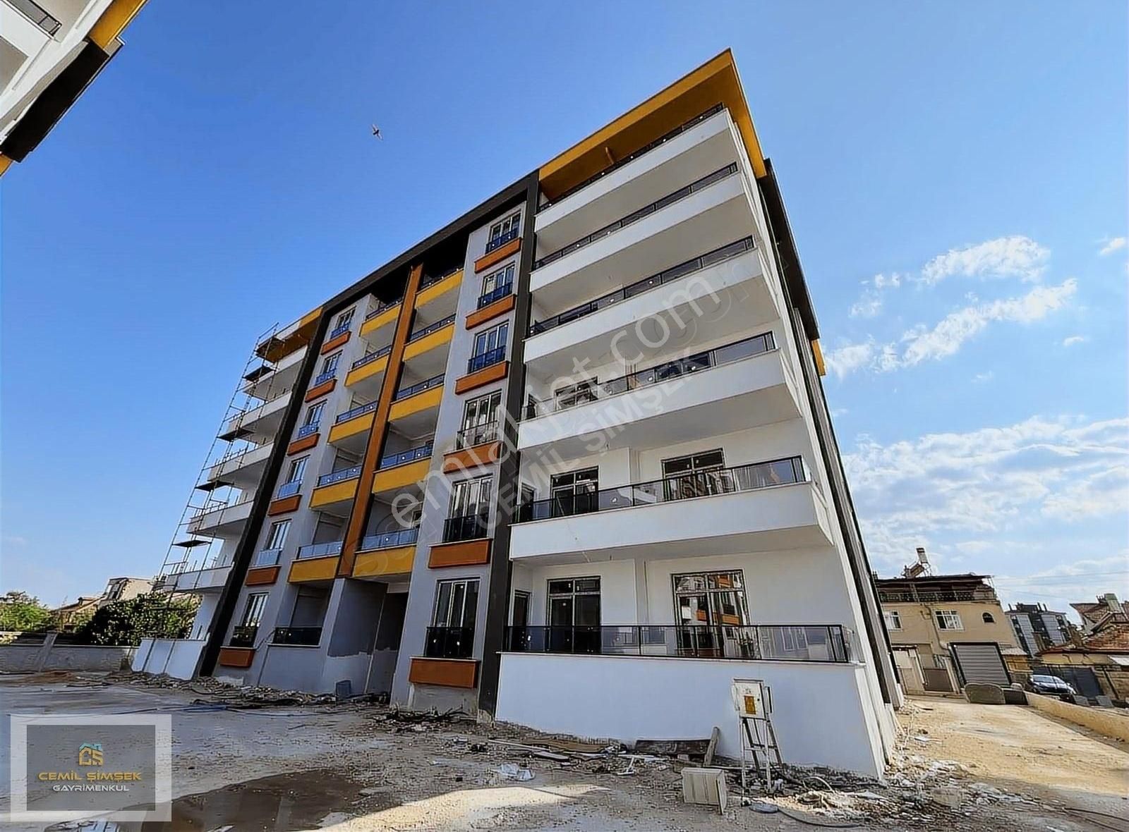 Cemil Şimşekten Selim Sultan Mah Ara Kat Sıfır 4+1 Satlık Daire - Görsel 6