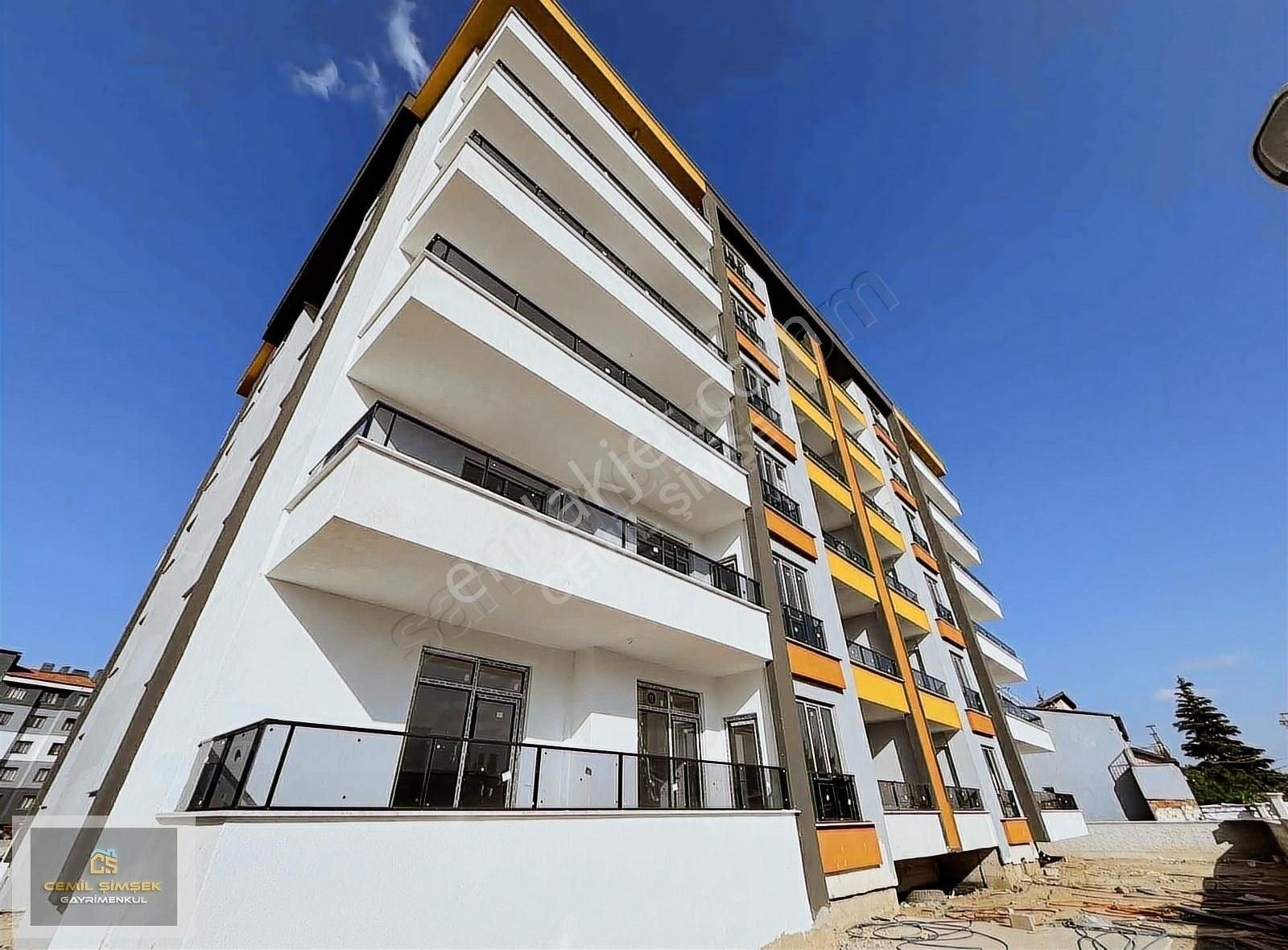 Cemil Şimşekten Selim Sultan Mah Ara Kat Sıfır 4+1 Satlık Daire - Görsel 7