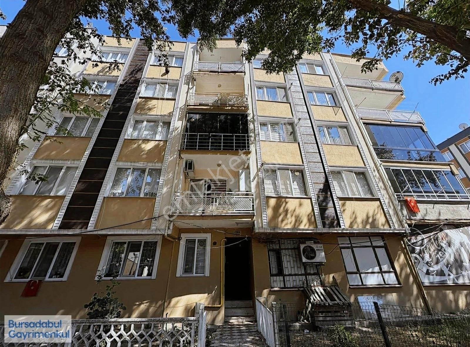 Bursadabul'dan Atariye Mah. Sırmalar Yüksek Giriş 2+1 100 M2