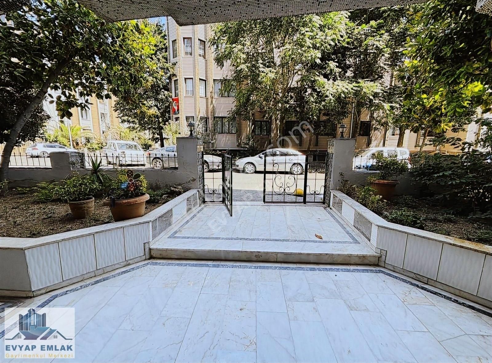 Bahçelievler Kıbrıs Parkı Mevkii 2000 Yapımı 4+1 Geniş Daire - Görsel 3