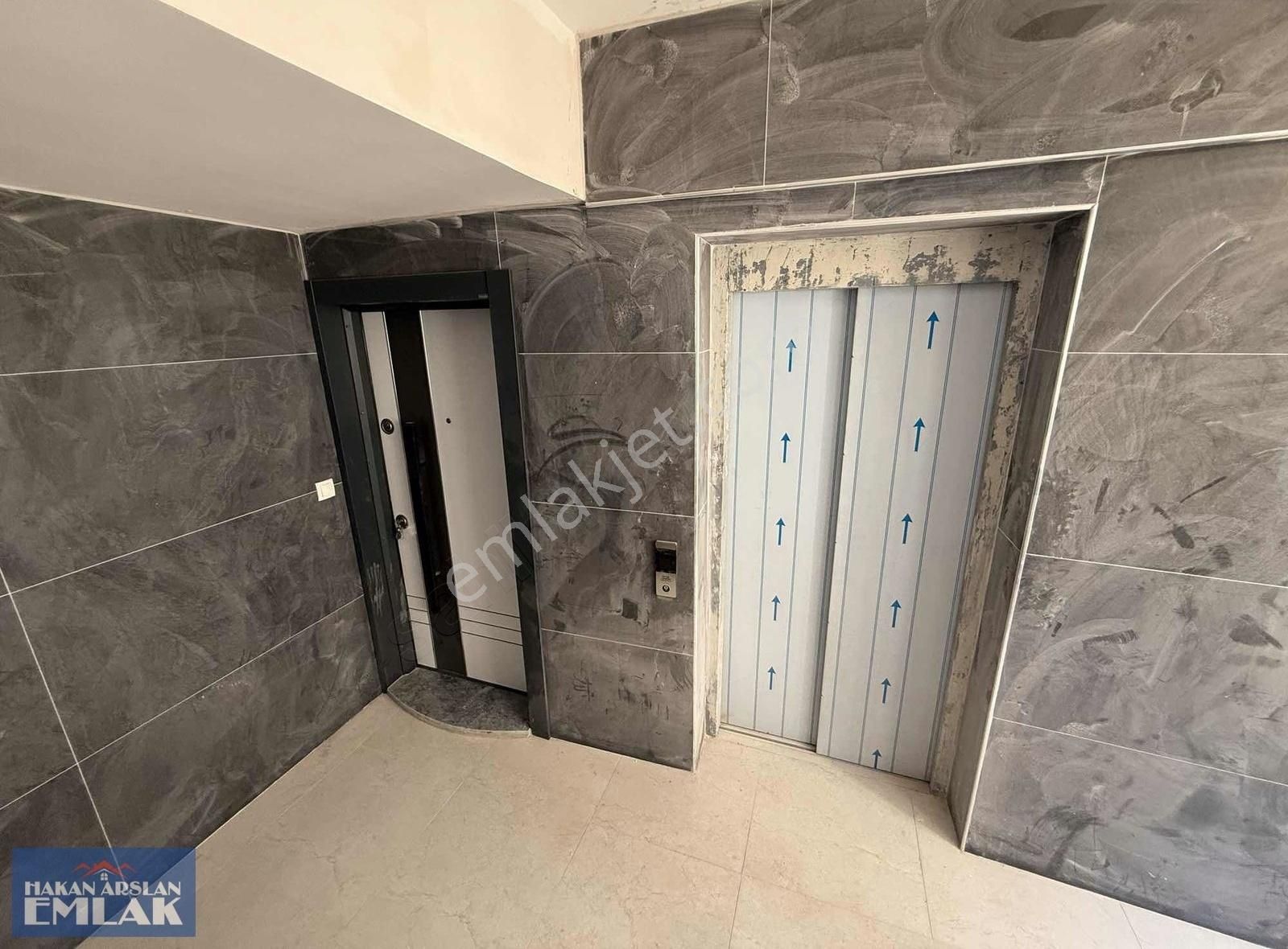 Karşıyaka Mah.2+1 Ebeveyn Banyolu Sıfır Daire