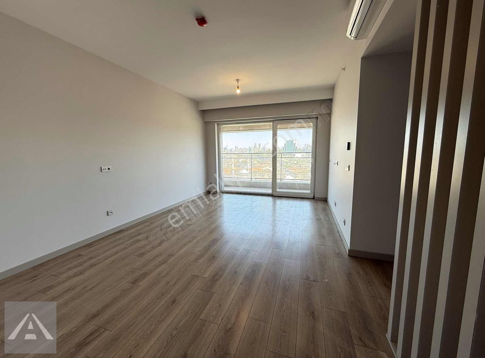 Nidaparkta 13. Katta Deniz Manzaralı Geniş Balkonlu Boş 2+1 - Görsel 2