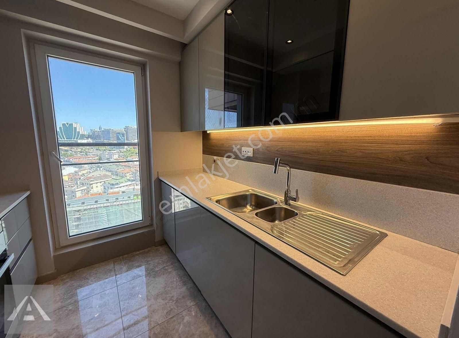 Nidaparkta 13. Katta Deniz Manzaralı Geniş Balkonlu Boş 2+1 - Görsel 29