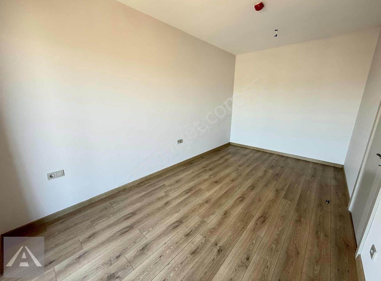 Nidaparkta 13. Katta Deniz Manzaralı Geniş Balkonlu Boş 2+1 - Görsel 7