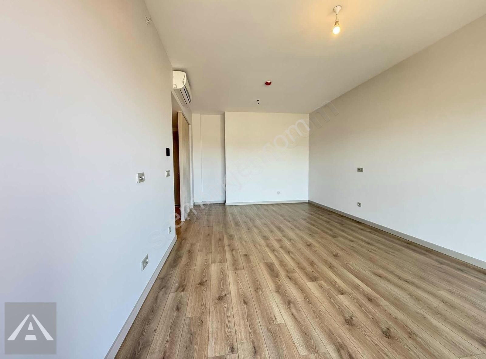 Nidaparkta 13. Katta Deniz Manzaralı Geniş Balkonlu Boş 2+1 - Görsel 15