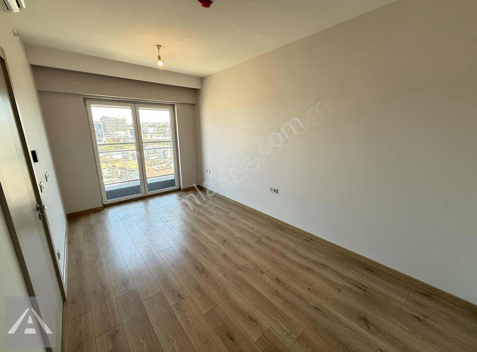 Nidaparkta 13. Katta Deniz Manzaralı Geniş Balkonlu Boş 2+1 - Görsel 11