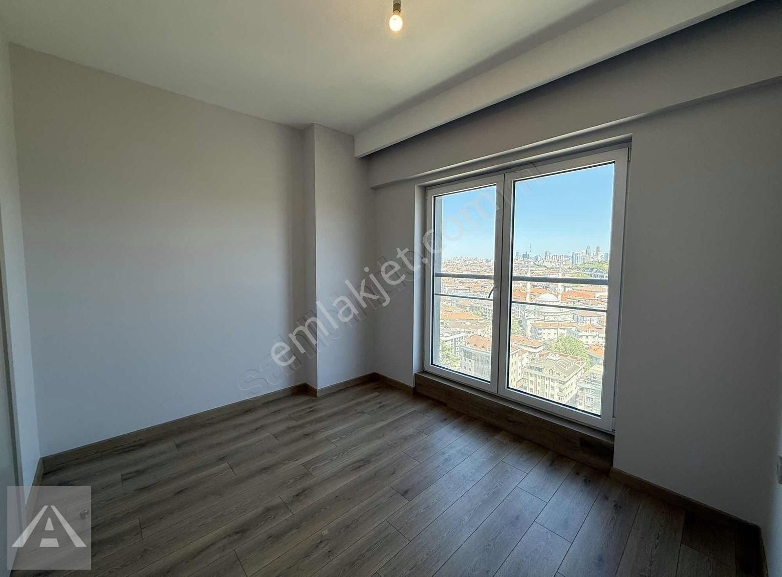 Nidaparkta 13. Katta Deniz Manzaralı Geniş Balkonlu Boş 2+1 - Görsel 13